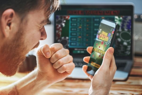 Proses instalasi APK atogel di Android dengan tangkapan layar Pengaturan Keamanan